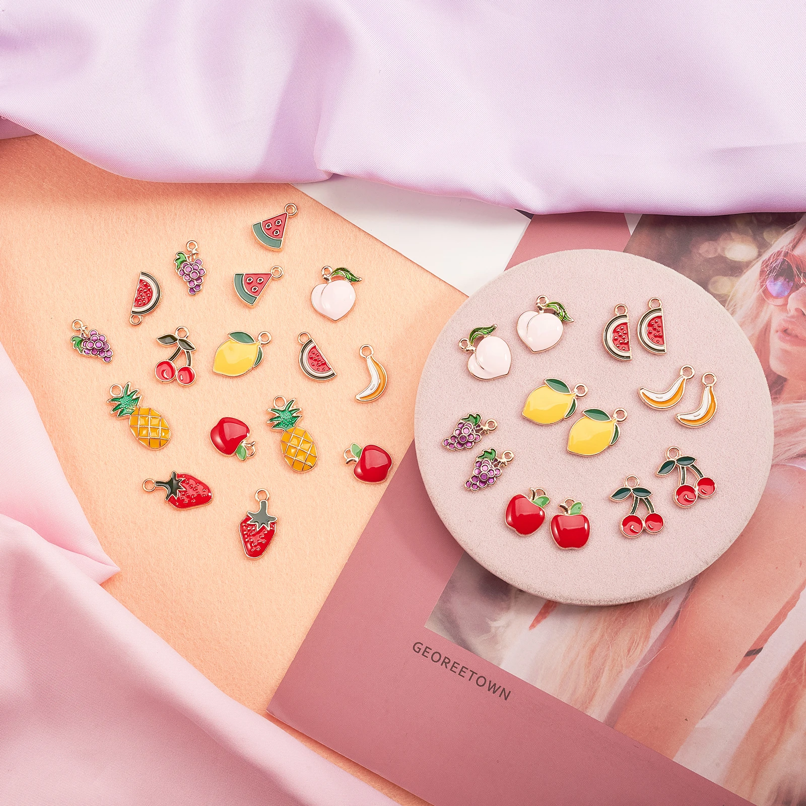 Подвески-персики для самостоятельного изготовления ювелирных изделий из эмалью