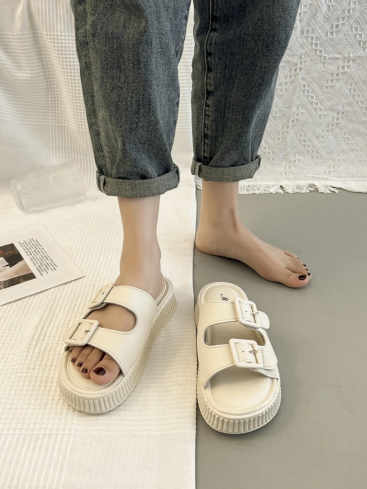 

House Slippers Platform Shoes Summer Clogs Woman Luxury Slides Med Pantofle Beach Flat Designer 2023 PU Rome Fashion Rubber