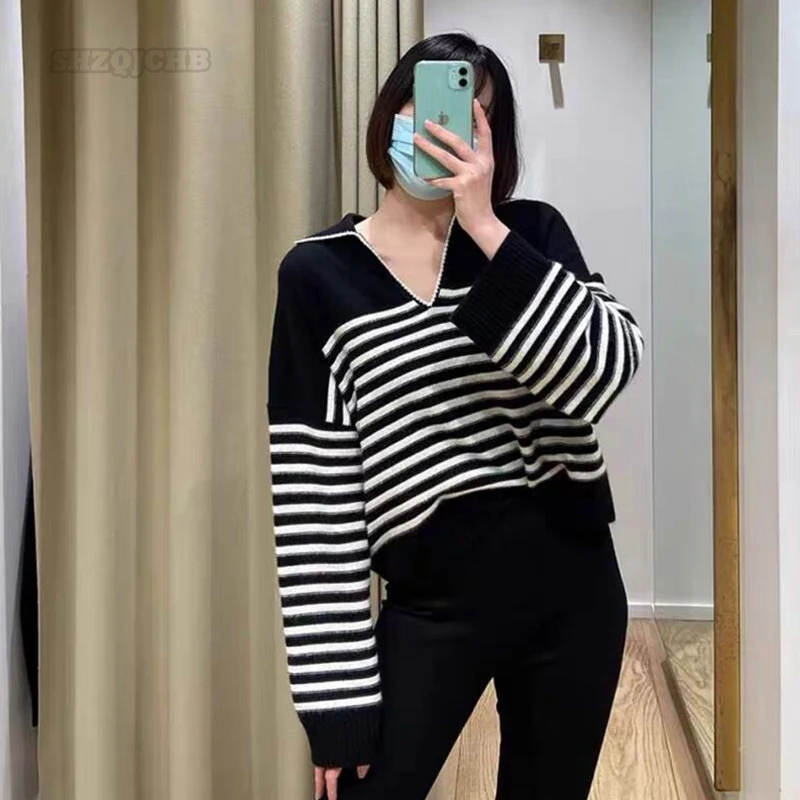 

2022 Spring And Summer Fashion New V-neck Small Lapel Stripe Stitching Women's Loose Casual Lazy Knitted Sweater Top