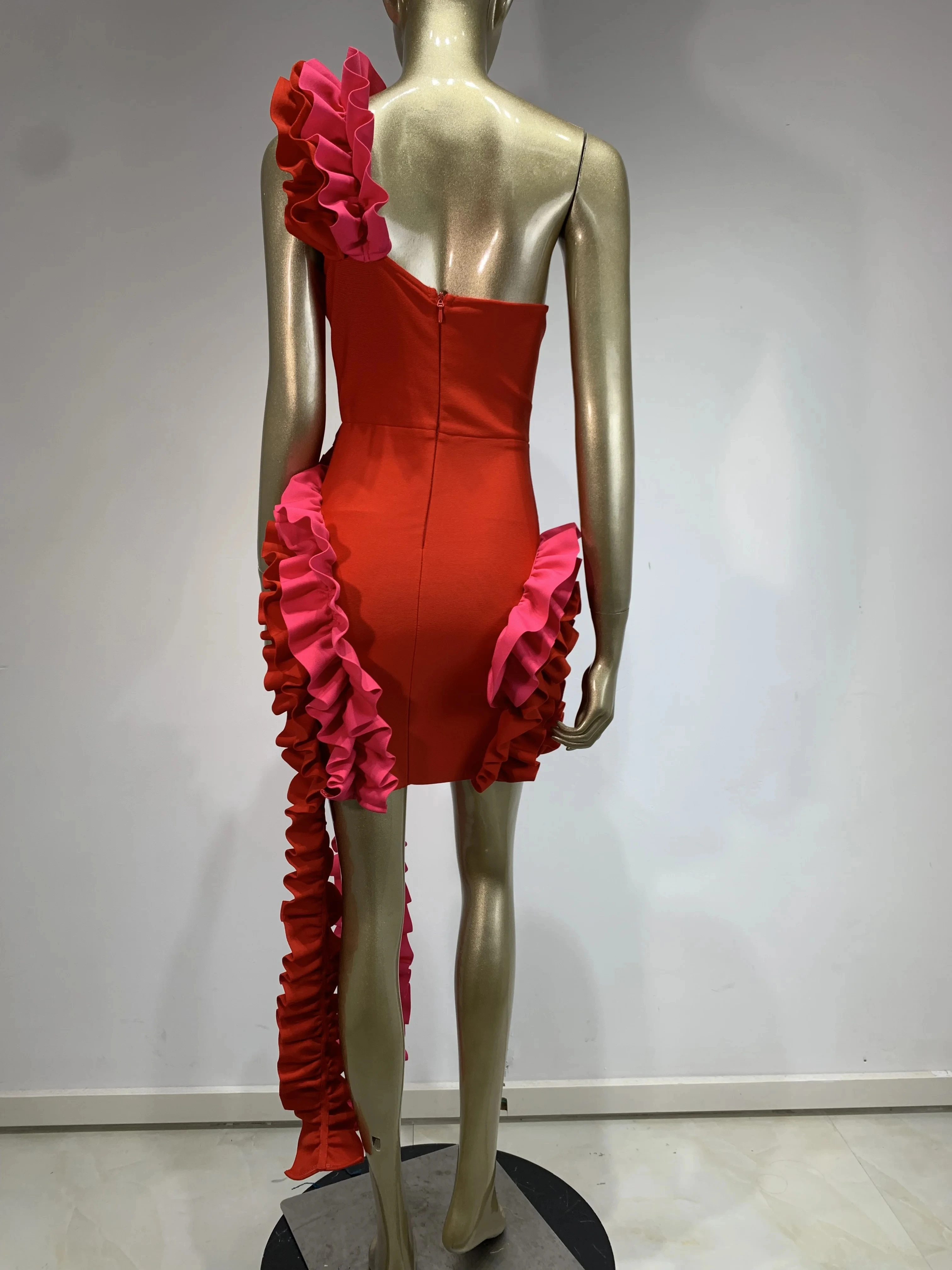 Новинка 2024 Бандажное платье для женщин эластичное облегающее мини-платье на одно