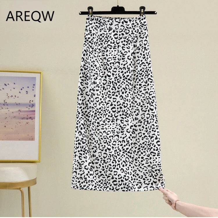 

Retro Leopard Print Skirt Women's 2022 Early Spring New High Waist Hong Kong Flavor Hip A-line Mid-length Slit One-step Skirt