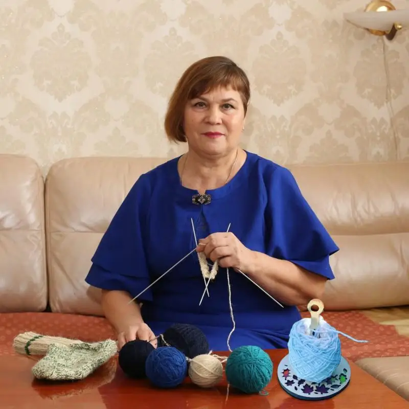 Деревянный держатель для пряжи на запястье с листьями новичков