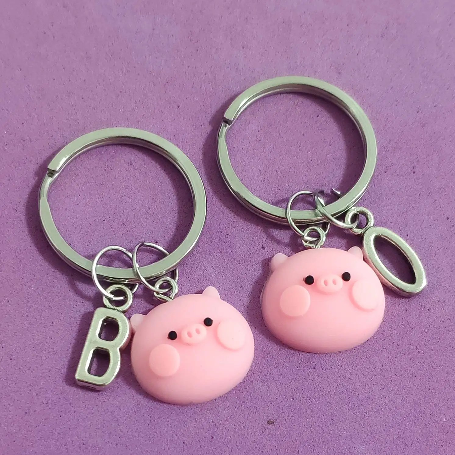 

Pink Carabiner for Keys Pig Head Birthday Couples Keyring 26 Letters Couple Gift Boys and Girls Best Friend Cartoon Children DIY