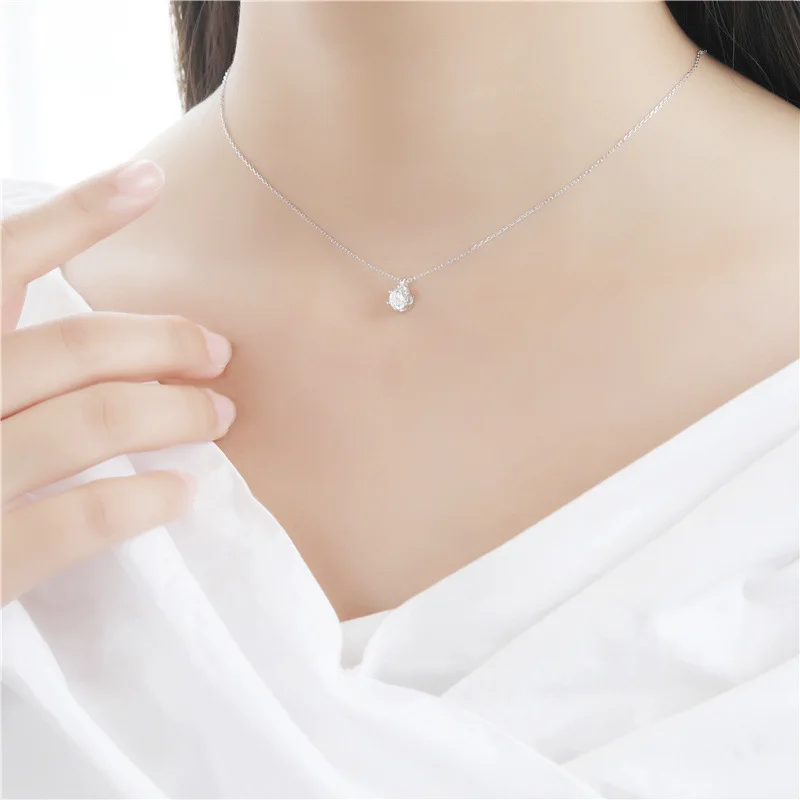 

S925 Sterling Silver Korean style single drill necklace Female shiny temperament pendant gentle lady clavicle chain