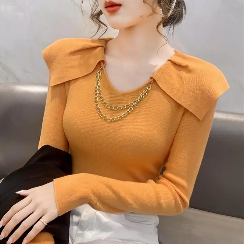 

2023 Autumn Winter New V-neck Sweater Women's Top Fashionable and Fashionable Design Slim Fit Comfortable Bottom Top