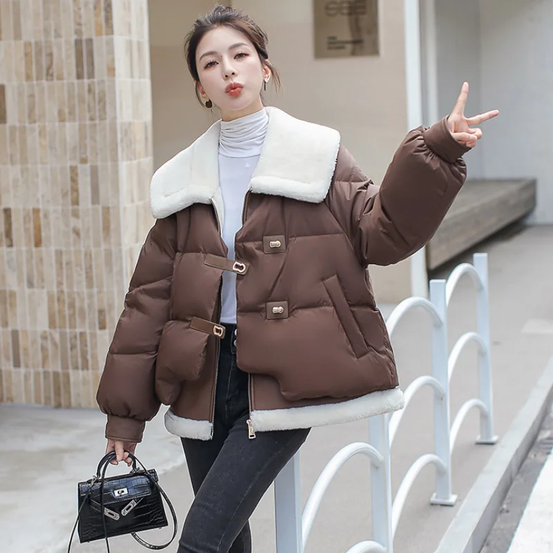 zimowy ciepły płaszcz 2024 nowa krótka kurtka puchowa z dużymi klapami modna fałszywa dwuczęściowa Sweet Girl Sense Bread