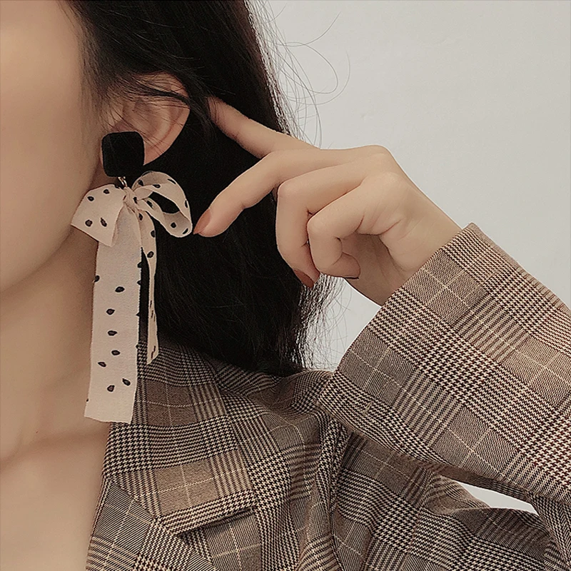 Корейские розовые висячие серьги в горошек с бантом для женщин 2021 эффектные