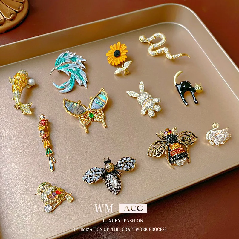 Брошь из настоящего золота с гальваническим цирконом легкая роскошная