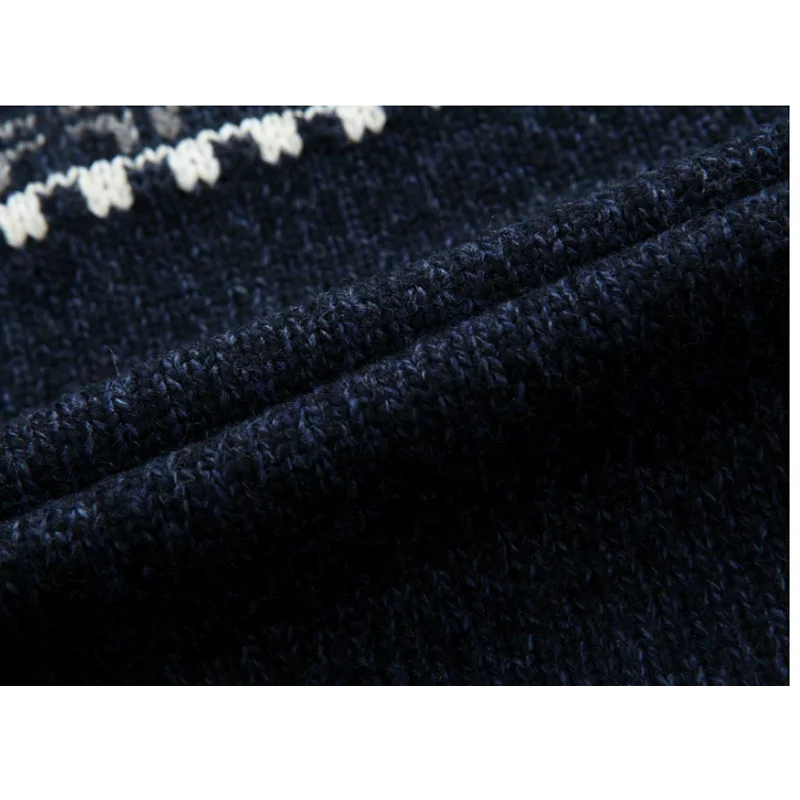 Свитер мужской с геометрическим принтом Рождественская ветровка в полоску