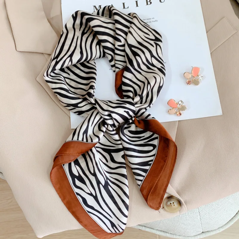 

2022 Four Seasons Small Headcloth Luxury Sunscreen 70X70CM Kerchief Popular Beach Square Scarves Fashion Print Travel Silk Scarf