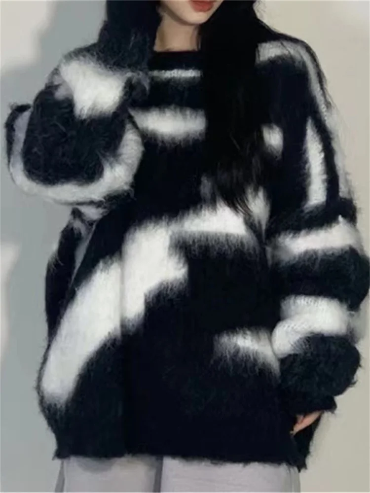 

Женский мохеровый свитер в стиле ретро, черный или белый вязаный пуловер в готическом стиле, свободный мягкий джемпер, повседневные топы для осени и зимы