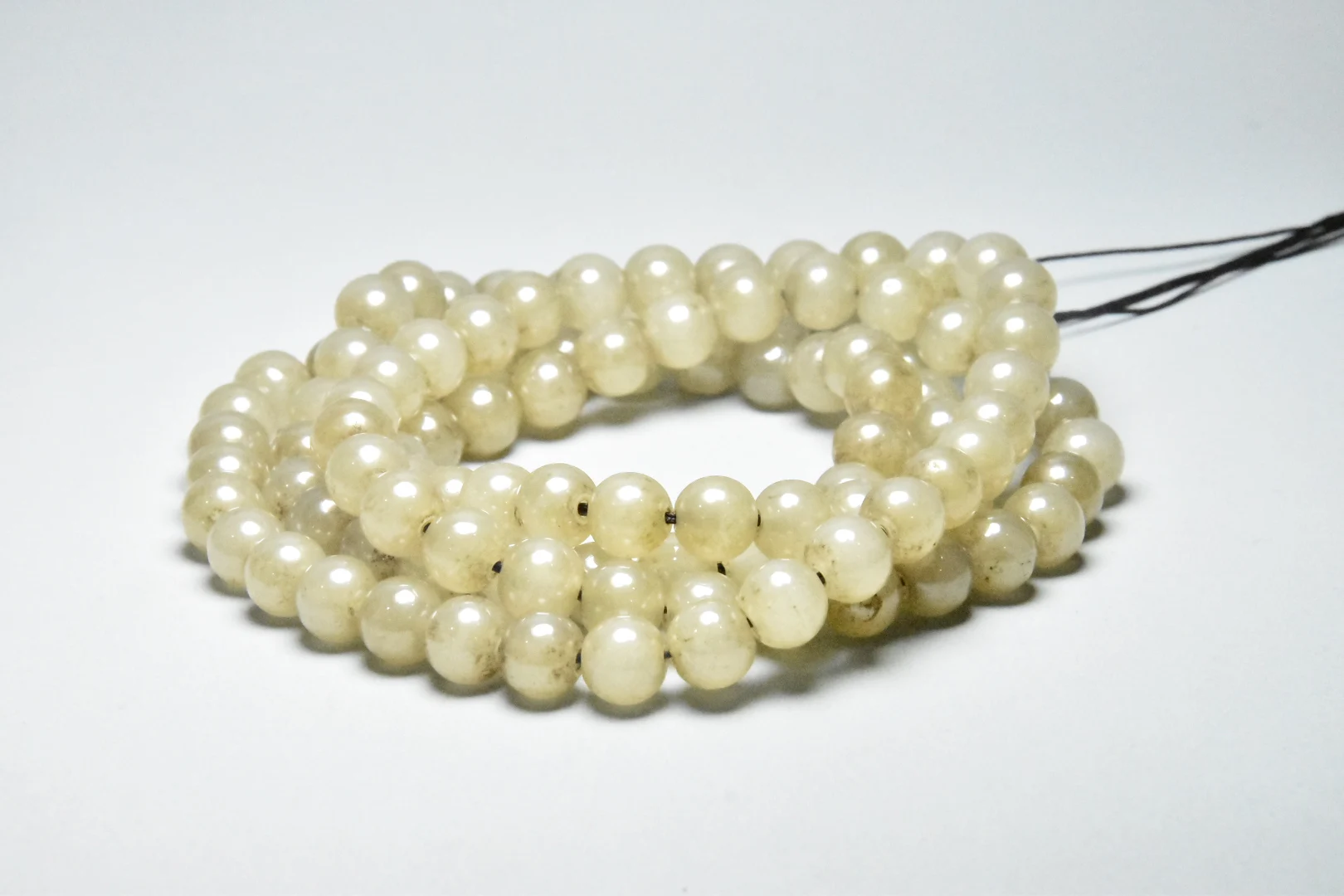 

Старинный браслет из камня Kangwa, хуншанская культура