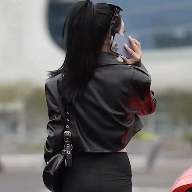 1pcs Women's PU Leather Short Jackets Coat 2022 Autumn Faux Fur Splicing Long Sleeve Black Ladies Skinny Locomotive Small Coats