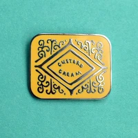 custard cream biscuit snack brooch metal badge lapel pin jacket jeans fashion jewelry accessories gift