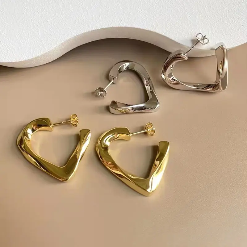 

2022 New Fashion Golden Twisted Line Triangle Earrings for Woman Sexy Gold Half Hear Love Dangle Earrings Wedding Jewelry Gift