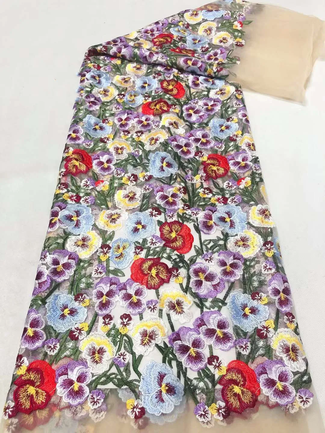 Высококачественное многоцветное кружево с плоской вышивкой французское