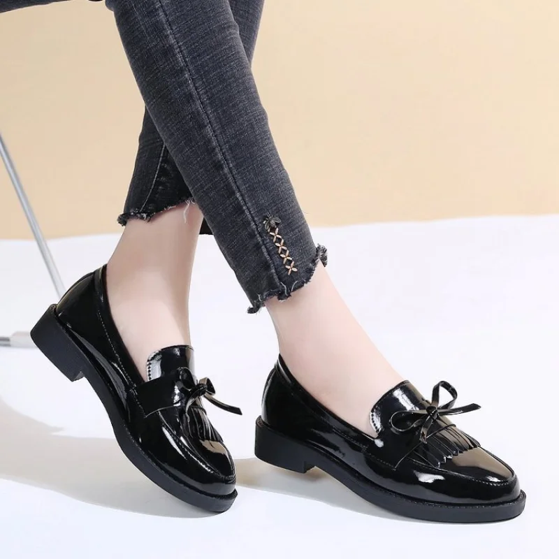 Leather Loafers Women's Black Patent Platform Slip on Shoes for Women 2023 New Spring British Tassel Casual Bowknot Flats Shoes