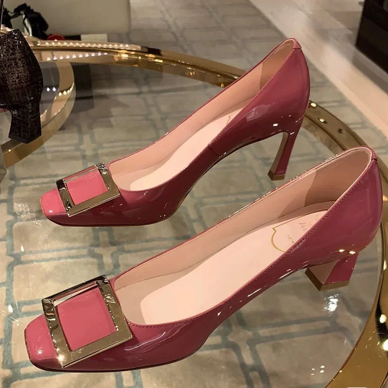 Женские туфли-лодочки из лакированной кожи с квадратным носком на низком каблуке