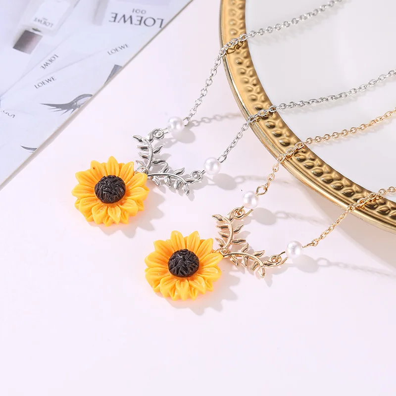 

Pearl New Creative Sunflower Pendant Necklaces Vintage Fashion Daily Jewelry Temperament Cute Sweater Necklaces for Women