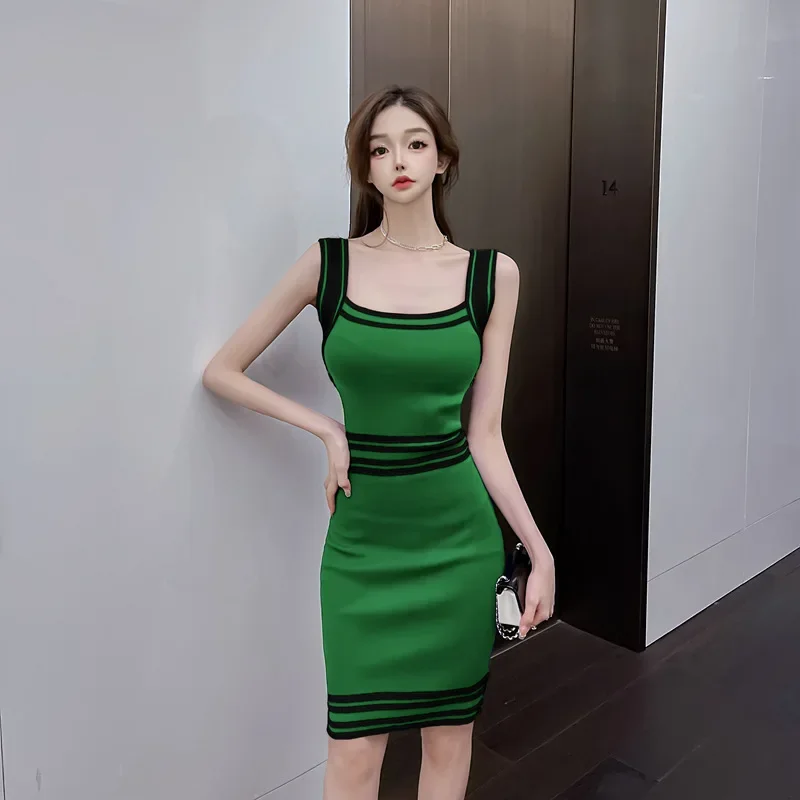 Лето 2023 новое элегантное светское платье в полоску с цветными блоками вязаное