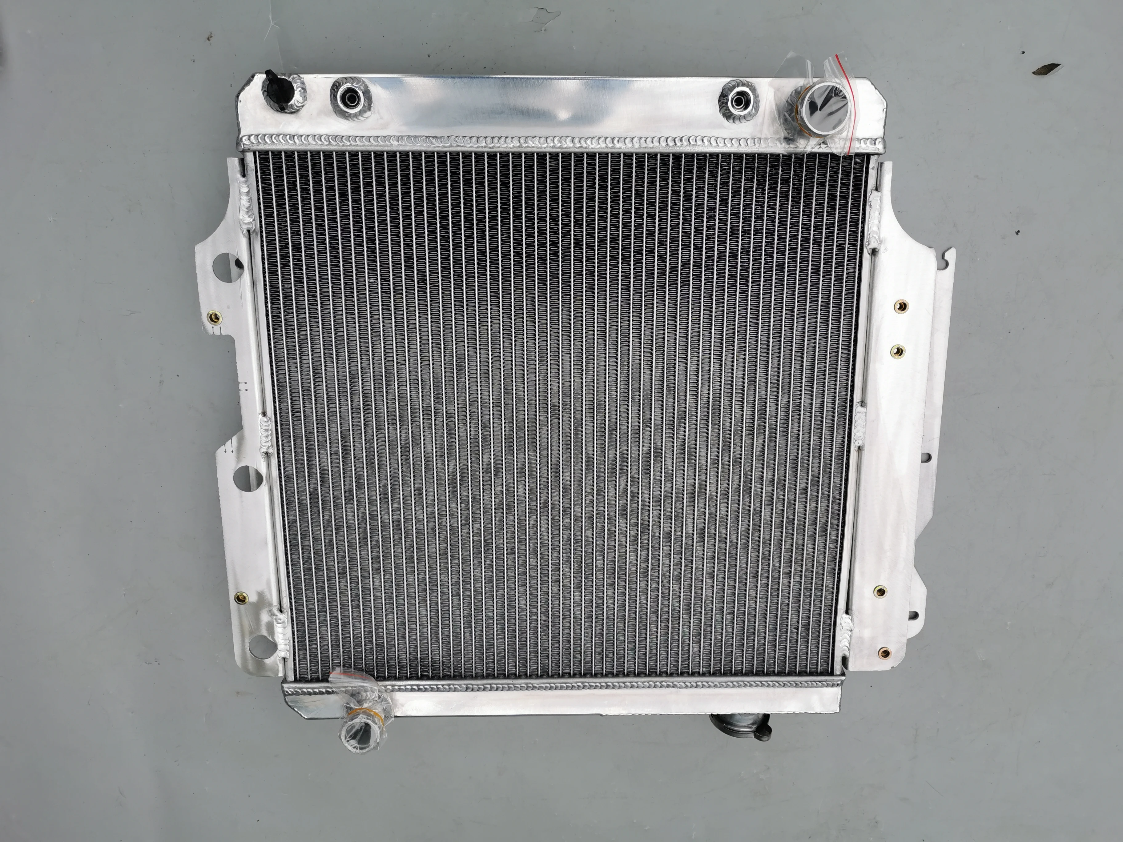 

3 Row All Aluminum Radiator For 1987-2006 Jeep Wrangler TJ YJ 2.4L 2.5L 4.0L 4.2L 1988 1989 1990 1991 1992 1993 1994 1995 1996