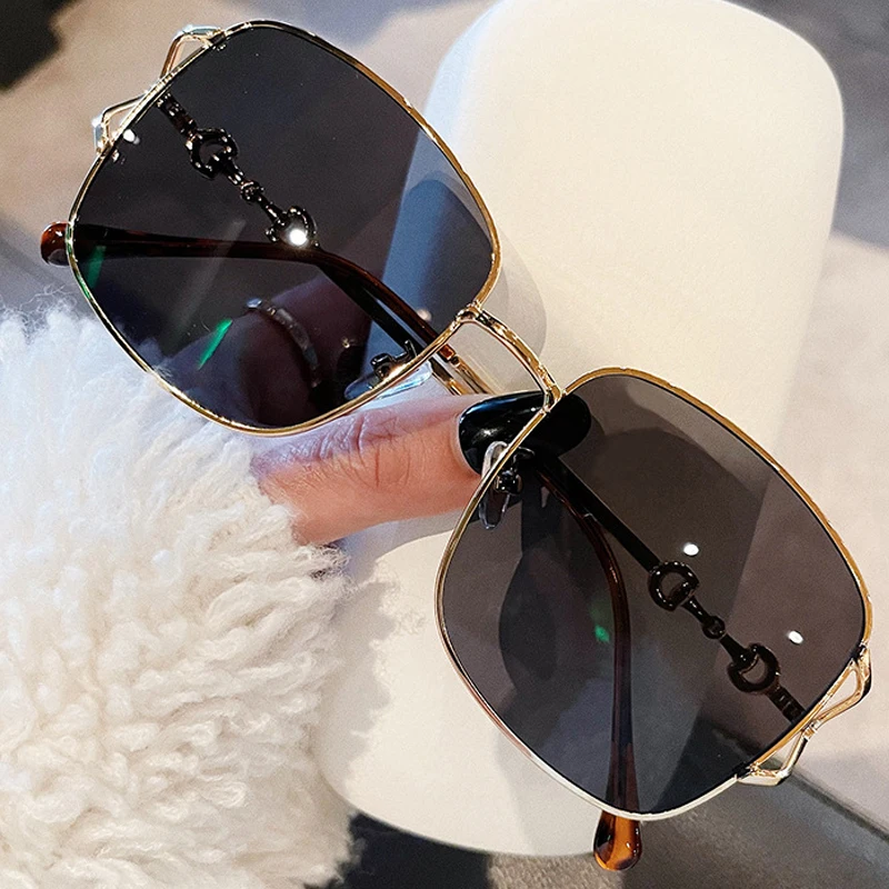 Новинка 2022 роскошные солнцезащитные очки с полыми дужками из сплава для женщин