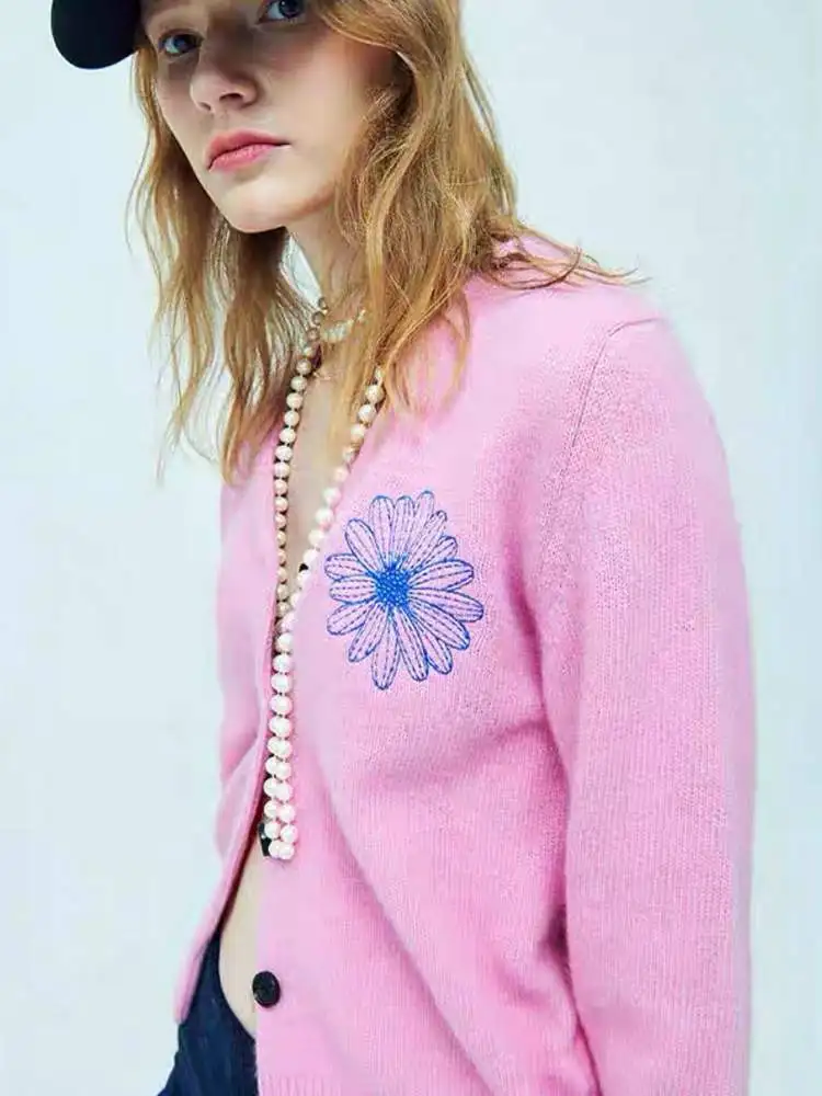 

2022 Spring and Summer New Small Daisy Cardigan V-neck Long-sleeved Women Top