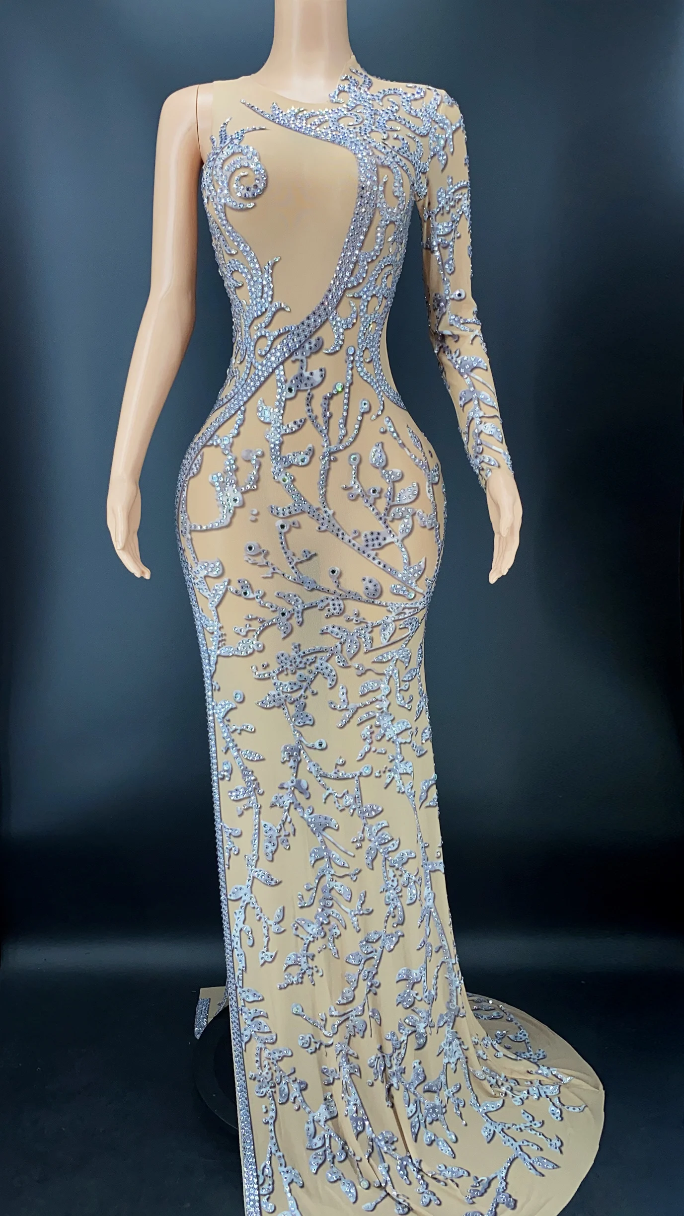 

Блестящие Серебряные стразы, прозрачные платья в пол с одним рукавом, костюм певицы на день рождения