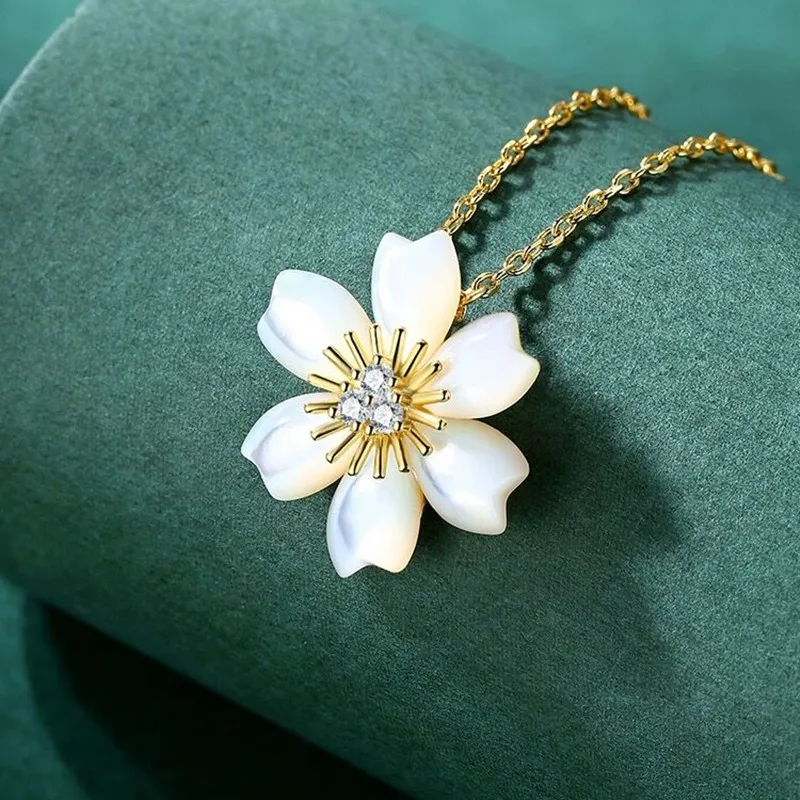 

Natural Fritillaria White Flower Necklace for Women 925 Silver Light Luxury Christmas Decoration Collar Chain Popular Jewelry