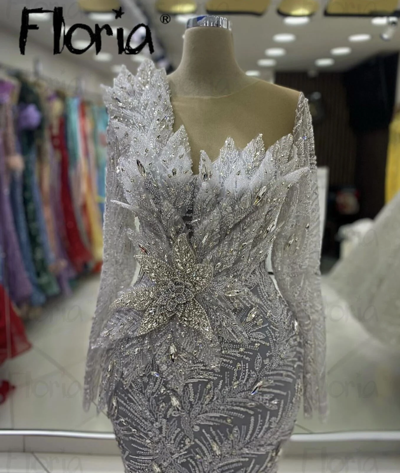 Блестящие серые вечерние платья с листьями длинным рукавом и юбкой-годе для