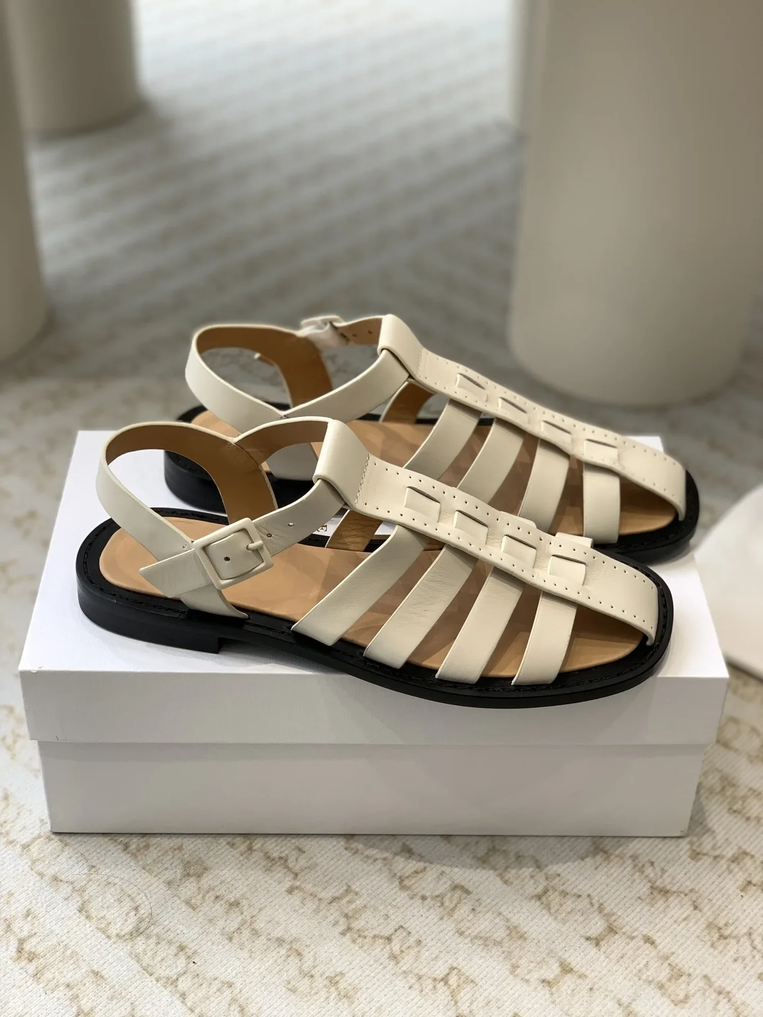 Женские туфли из натуральной кожи в стиле ретро 2024