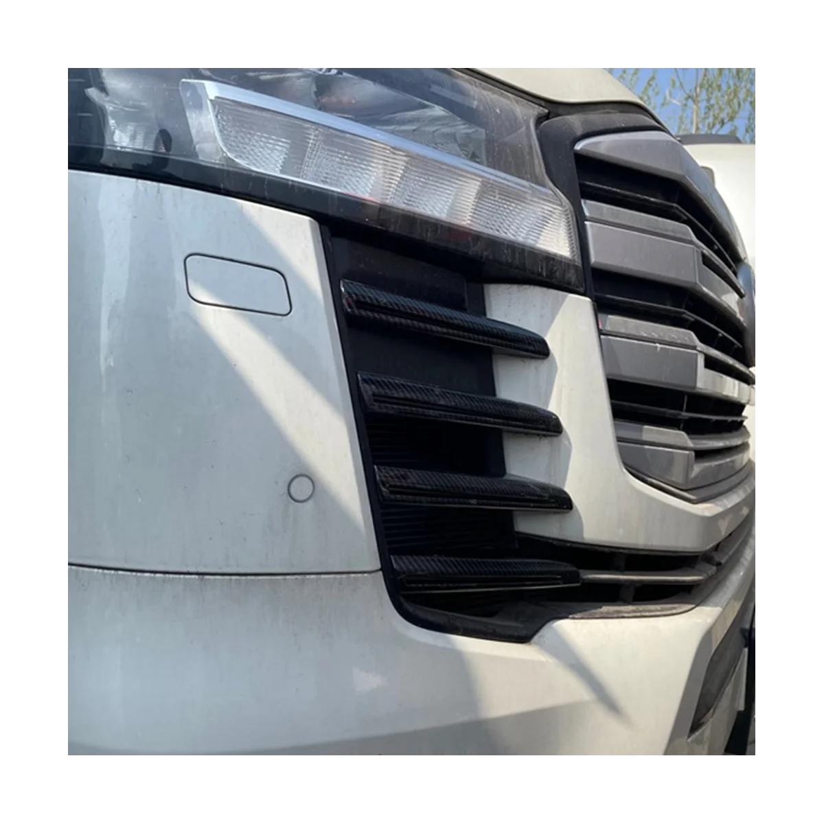 Решетка радиатора для автомобиля решетка Toyota Land Cruiser 300 LC300 2022 2023 (Серебристая)
