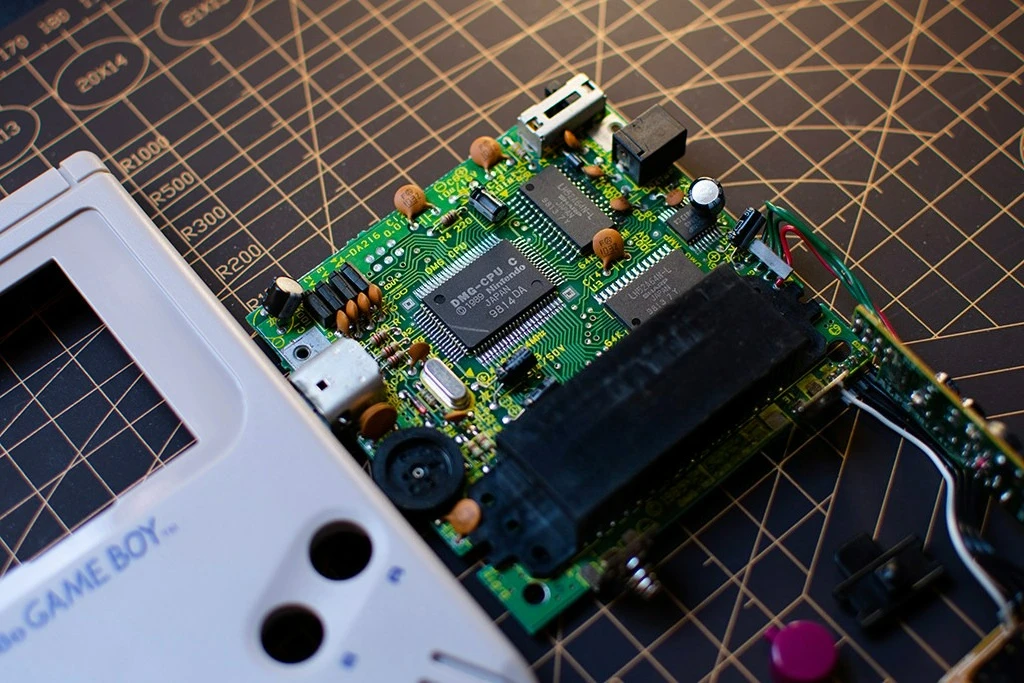 Фото Оригинальная японская игровая консоль Game Boy DMG-01 Classic Thick Console, модифицированная ретро-приставка с IPS-экраном высокой яркости и подсветкой. №4