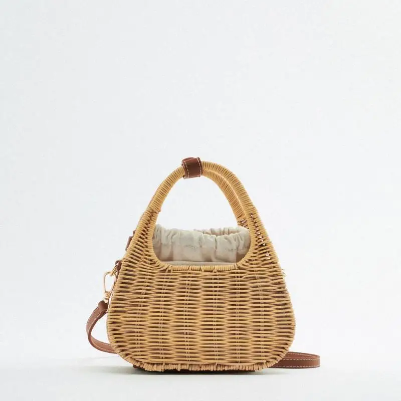 

Rattan Weaving Shoulder Crossbody Bag for Women Straw Basket Bag Triangles Handbag Summer Hollow Beach Bag Ladies Fashion Purses