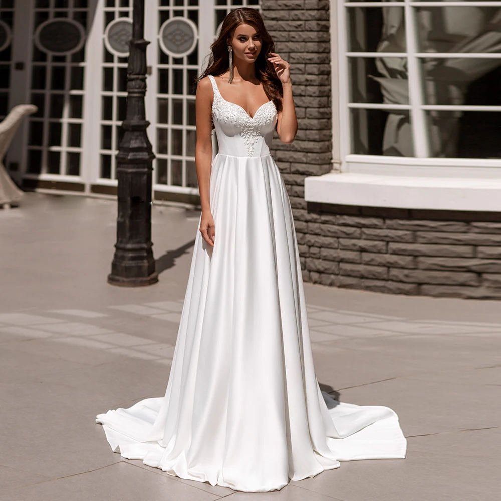 

Платье свадебное атласное с открытой спиной, вырезом сердечком и открытыми плечами