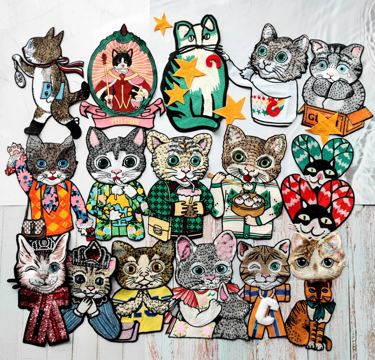 

embroidery beaded cat patch,cats sequined badges,cute animal appliques,cartoon patches for clothing DIY accessory A221251