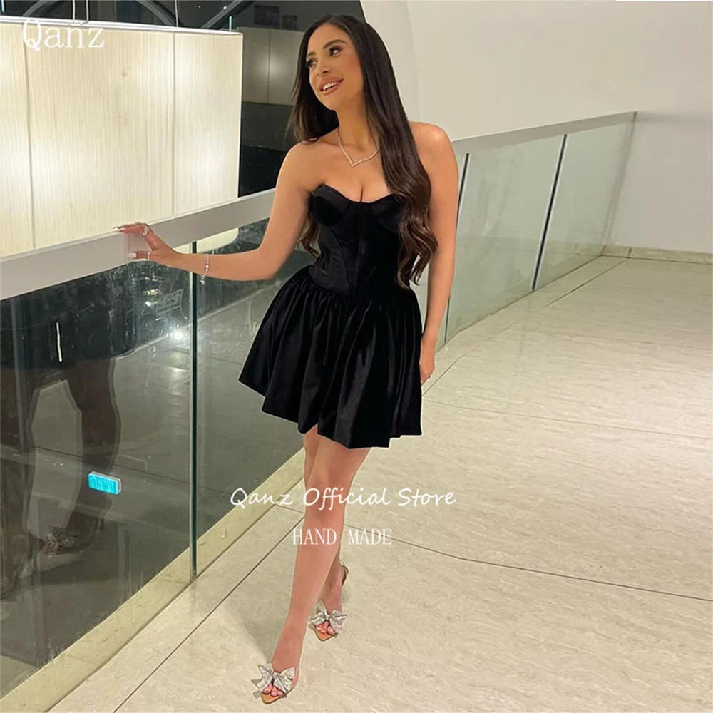 Qanz сексуальные черные Выпускные платья без бретелек атласные Короткие