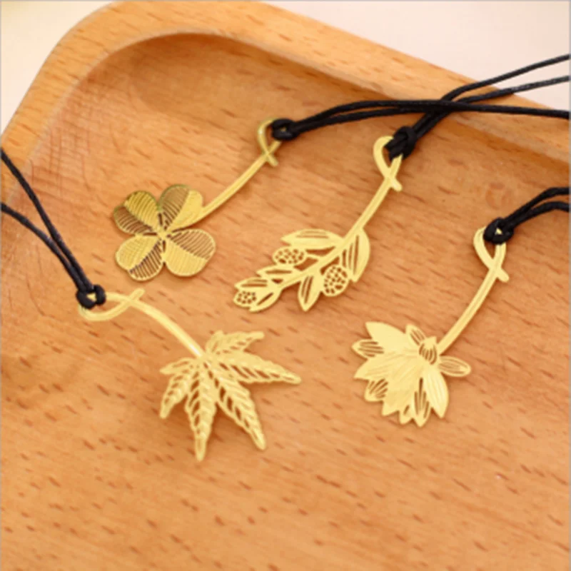 

4pcs Mimosa Maple leaf Mini Metal Bookmark Student Stationery Magnetic Bookmark Novelty Cute Bookmarks Cartoon School Supplies