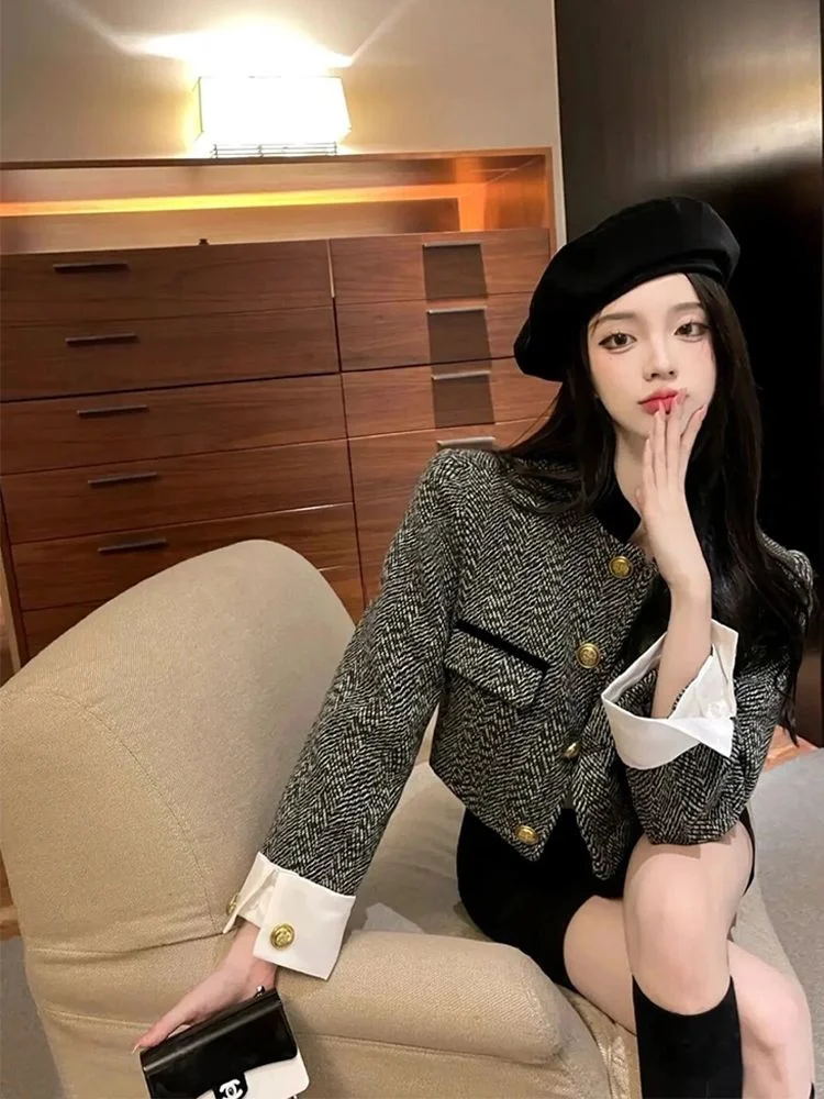 

Французское пальто для тяжелой промышленности, маленькое Женское пальто на весну 2023, новый стиль знаменитостей, шикарное короткое высококачественное топовое пальто