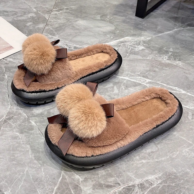 

Меховые зимние тапочки для женщин, новинка 2022, теплые домашние тапочки, удобные домашние тапочки, коричневые, черные, белые шлепанцы, больши...