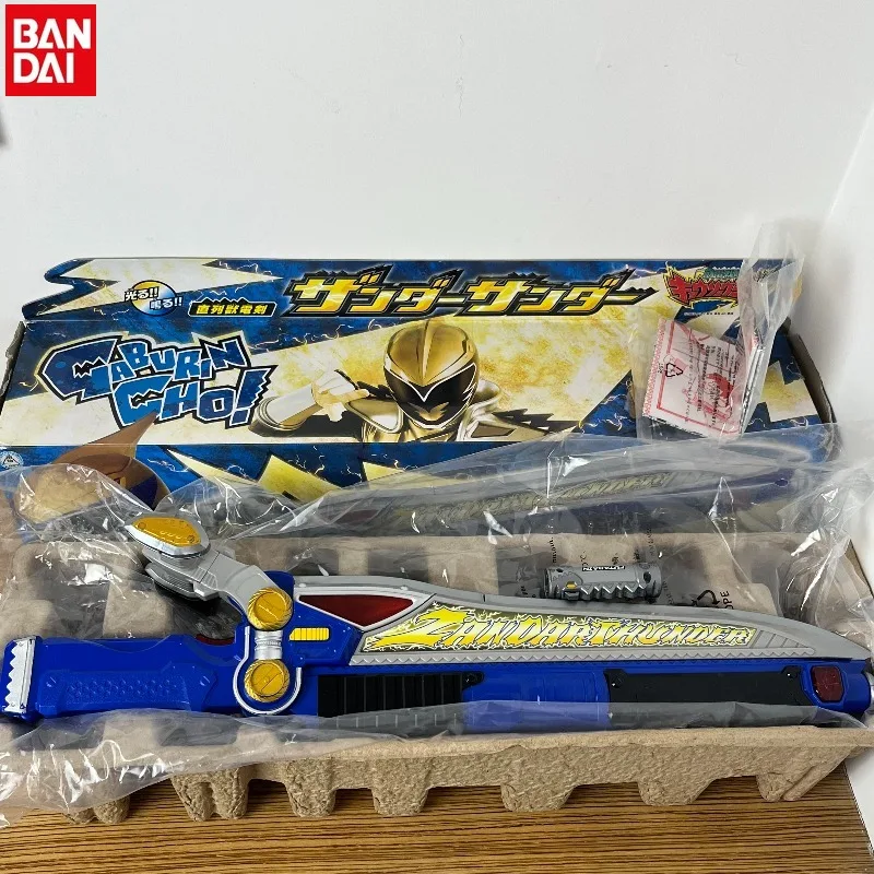 Фото Коллекционная игрушка-реквизит Bandai DX Super Sentai Zyuden Sentai Kyoryuger Blue Gaburivolver Henshin Device №4