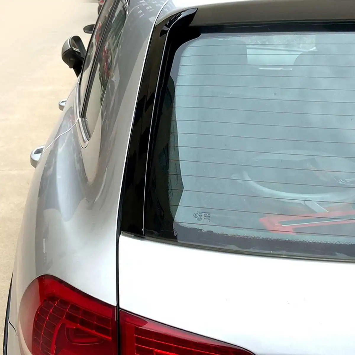

2pcs Rear Window Side Splitter Spoiler Wing Side Canard Sticker For Volkswagen VW Touareg 2011 2012 2013 2014 2015 2016 2017
