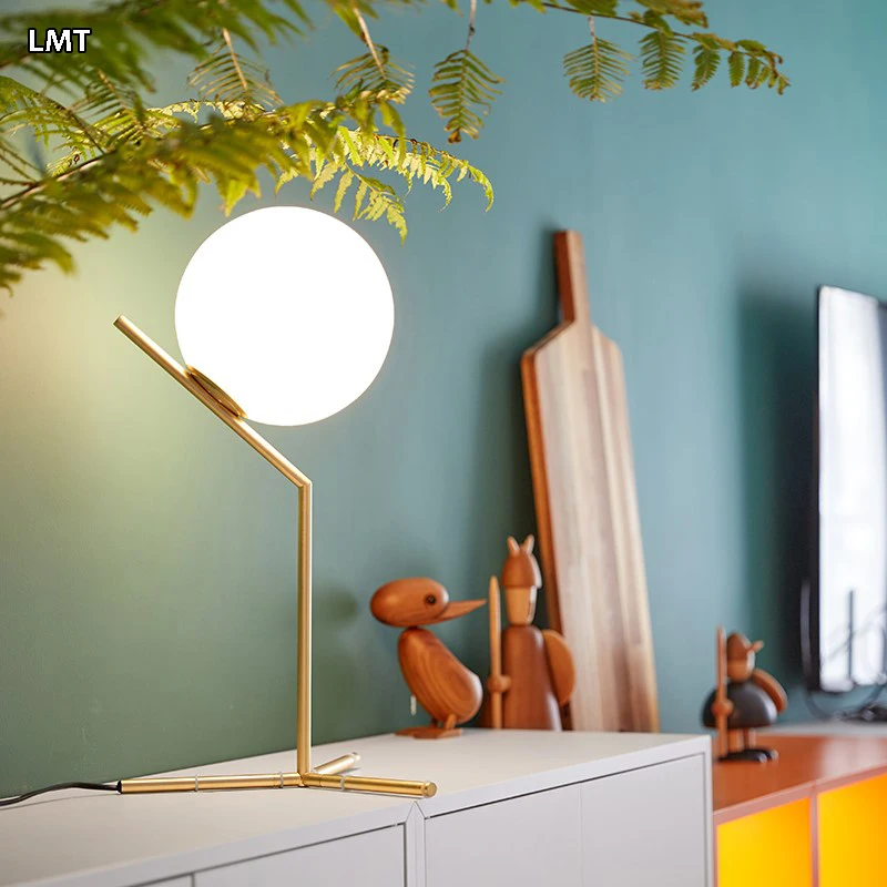 

Настольная лампа 220 В, современные настольные лампы с золотым стеклянным шаром, светодиодная настольная лампа, настольные лампы из матового...