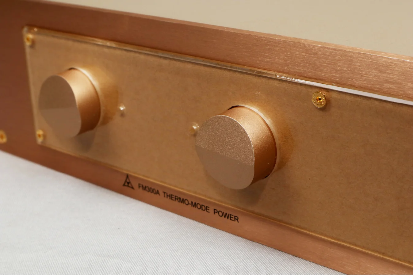 Алюминиевый комбинированный корпус усилителя мощности FM300A