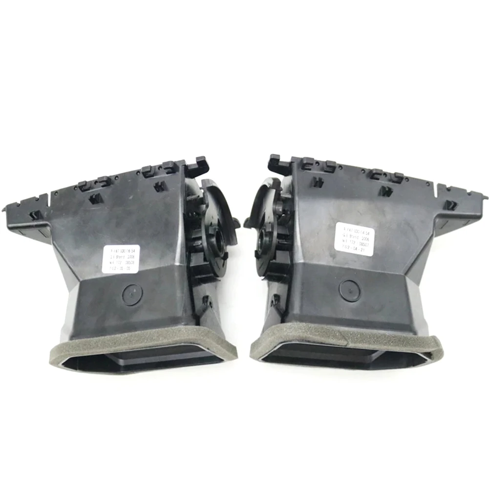 Передняя приборная панель центральная вентиляционная решетка вентиляционные