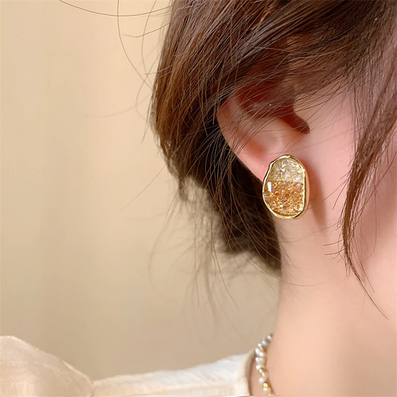 

2023 Popular Champagne Color Crystal Earring Irregular Zircon Stud Earrings Delicacy for Girls Women's Jewelry Gift