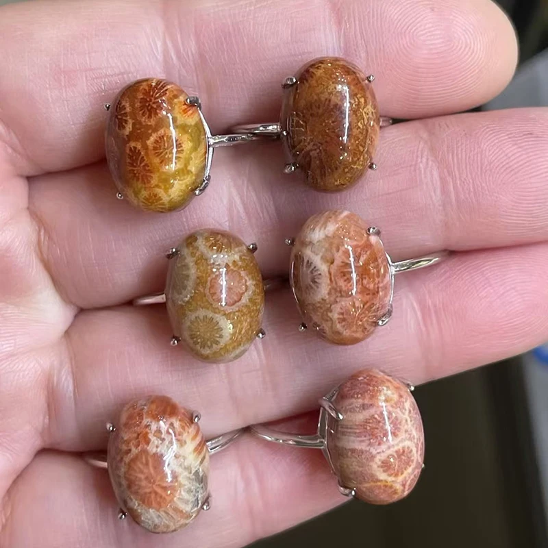 

Серебряный перстень с коралловым нефритом