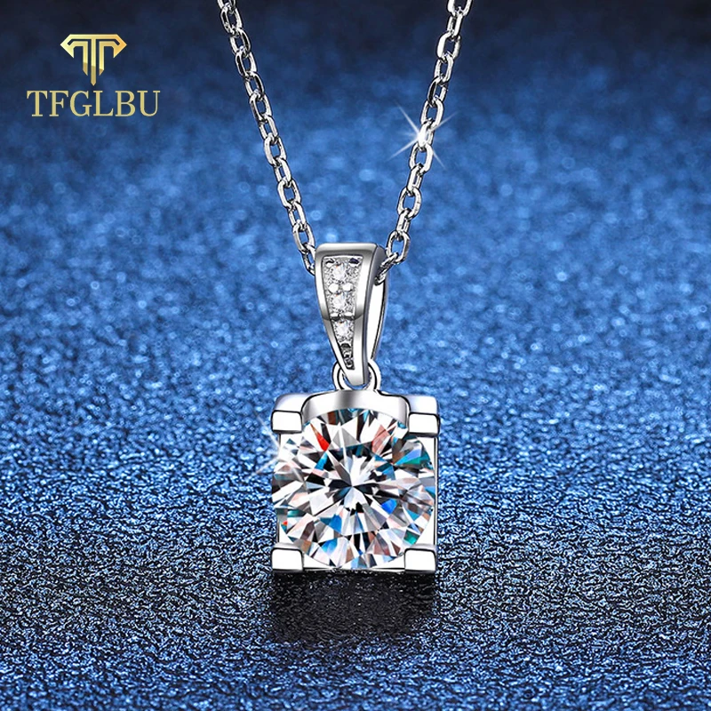 

TFGLBU 0.5/1/2CT Brilliant Round Cut Moissanite Pendant for Women Lab Created Diamond Necklace 925 Sterling Silver Pass Test GRA