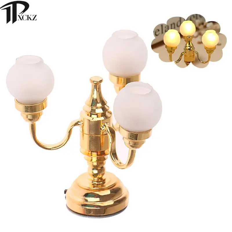 

Миниатюрный потолочный светильник для кукольного домика, светодиодная лампа на 3 руки, настенный светильник, домашний декор, украшение для ...