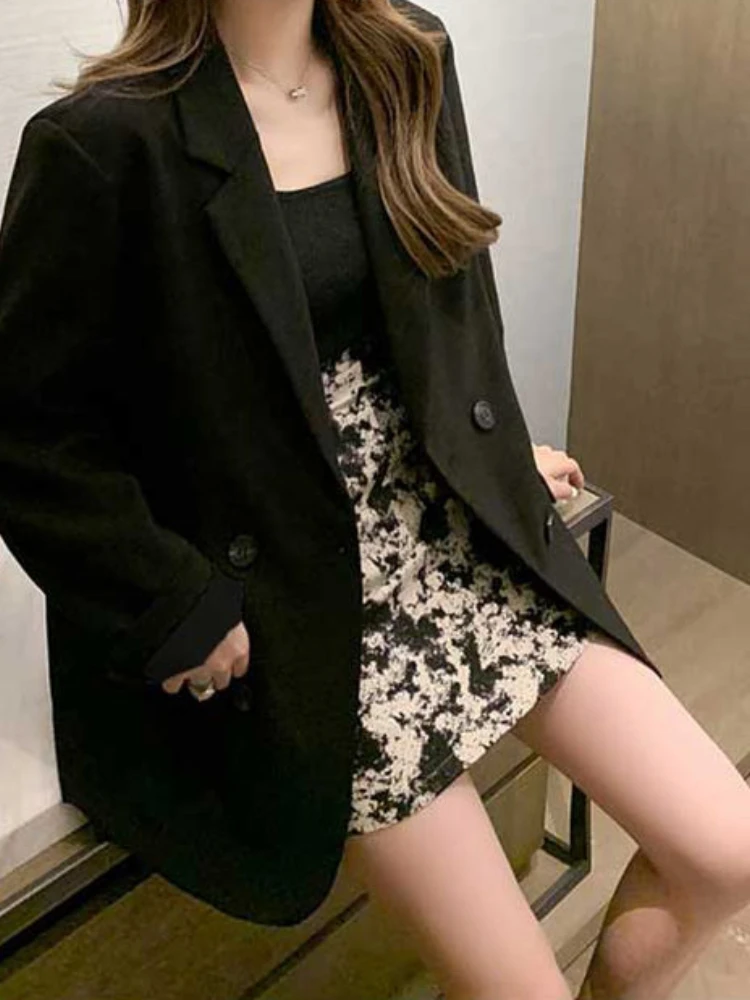 Рисунок 5 - Женский осенне-зимний Блейзер